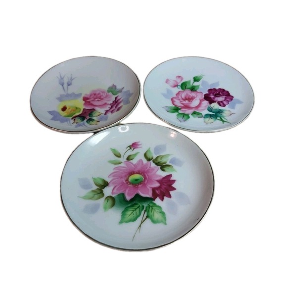 Unmarked Other - Occupied Japan Handpainted 4" Floral Decorative Set/3 Plates, Trinket Dish Hangs